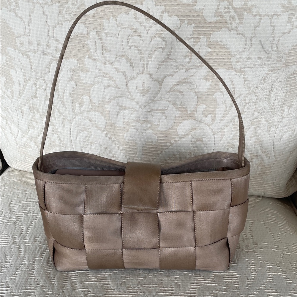 Elegant Tan Woven Shoulder Bag seatbelt